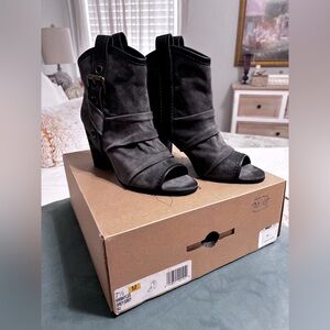 Nine West Vintage American collection women's buff leather boots